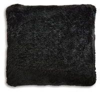 Gariland Pillow