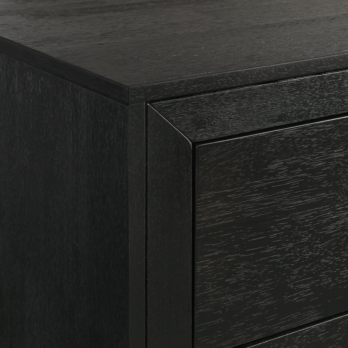 Allan King 4PC Bedroom Set with 2 Nightstands & Chest in Black