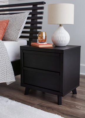 Danziar Queen Panel Bed, 2 Dressers and Nightstand