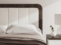 Kendanport Queen Upholstered Bed