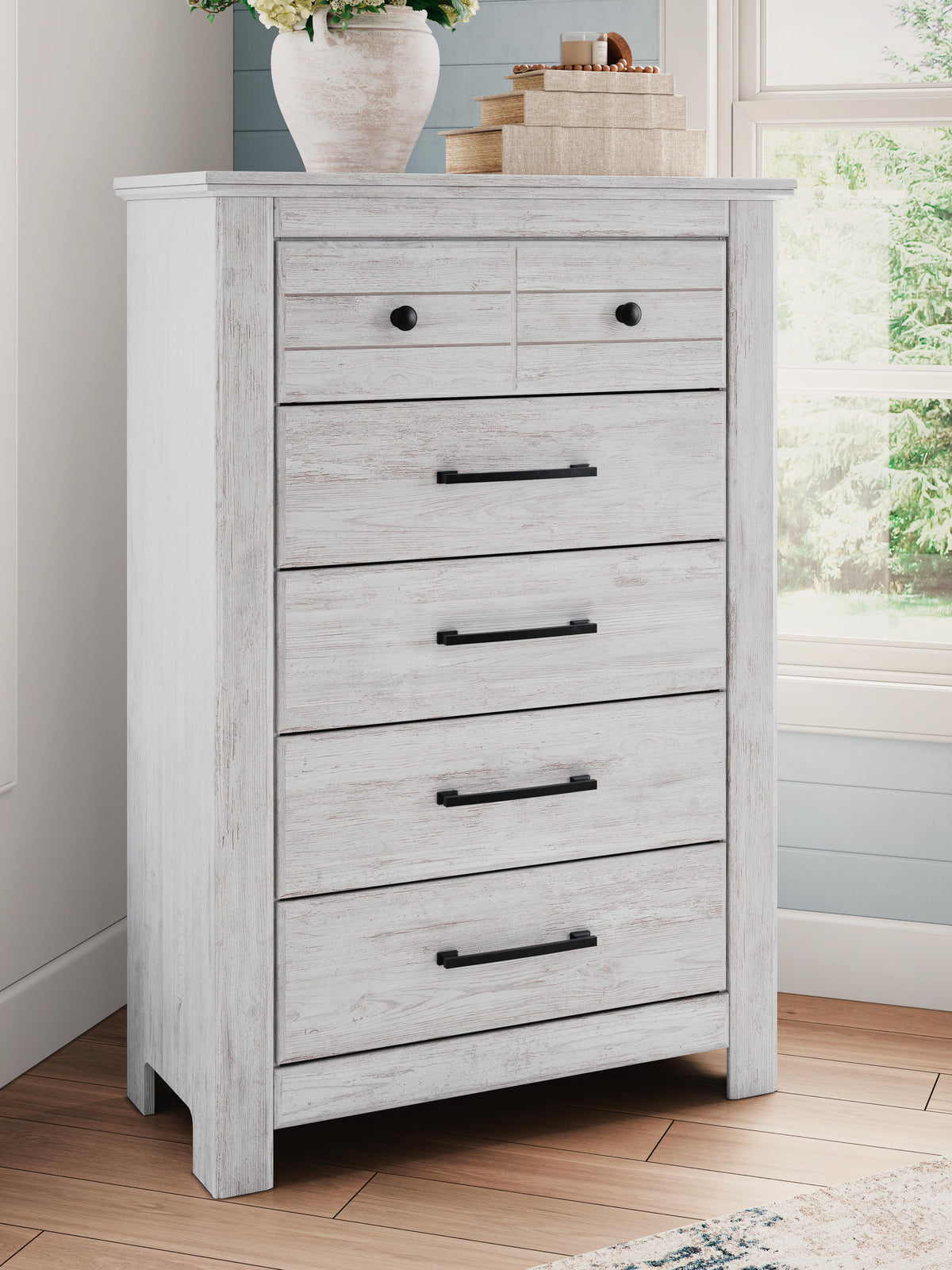 Makidern Chest of Drawers