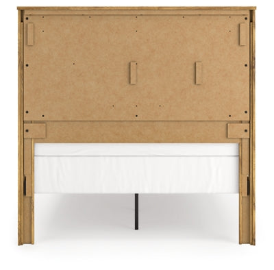 Maystonna Queen Crossbuck Panel Bed, Dresser and Mirror