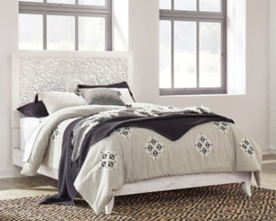 Paxberry Queen Panel Bed and Dresser