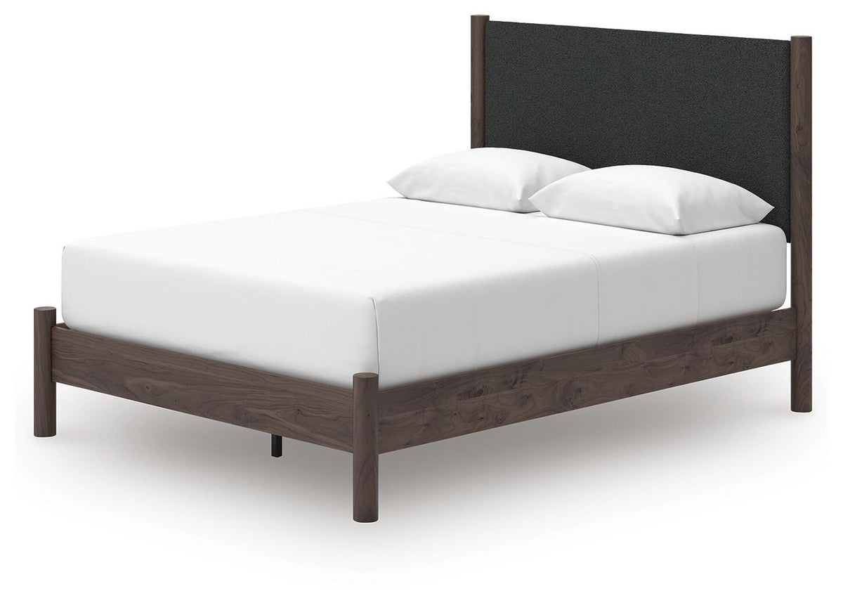 Pamytta Queen Panel Bed, Dresser, Mirror and Nightstand
