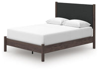 Pamytta Queen Panel Bed, Dresser, Mirror and Nightstand