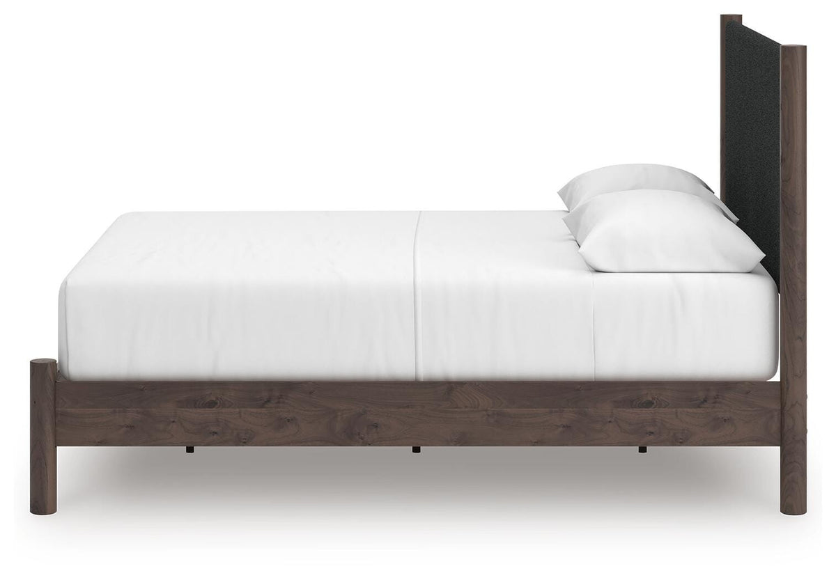 Pamytta Queen Panel Bed, Dresser, Mirror and Nightstand