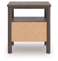 Pamytta Queen Panel Bed, Dresser, Mirror and Nightstand