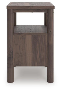 Pamytta Queen Panel Bed, Dresser, Mirror and Nightstand