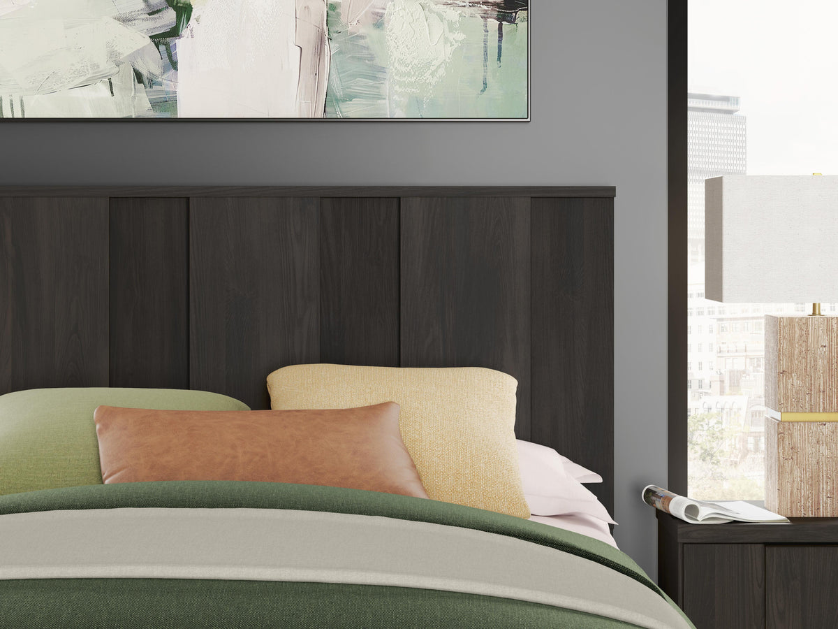 Shaehartin Panel Bed