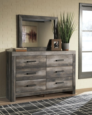 Wynnlow Queen Crossbuck Panel Bed, Dresser and Mirror