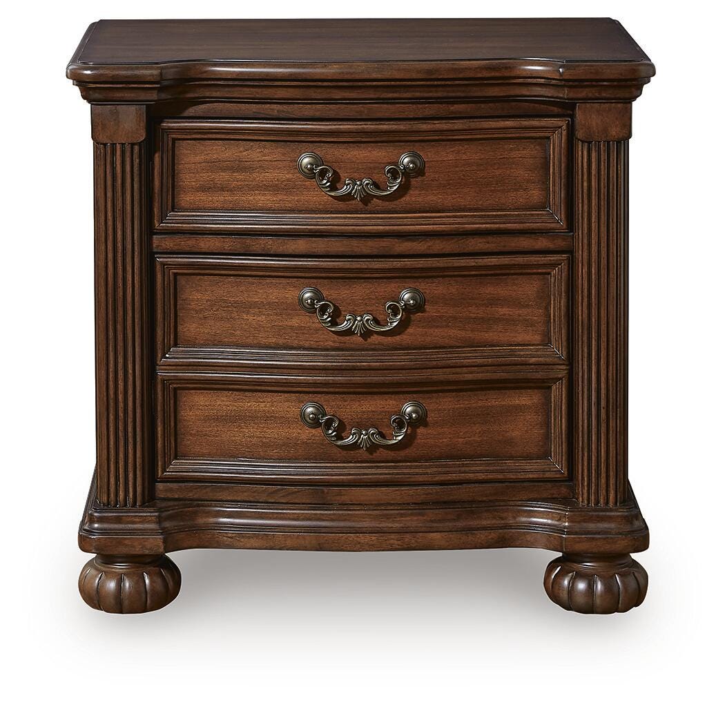 Lavinton Queen Poster Bed and 2 Nightstands