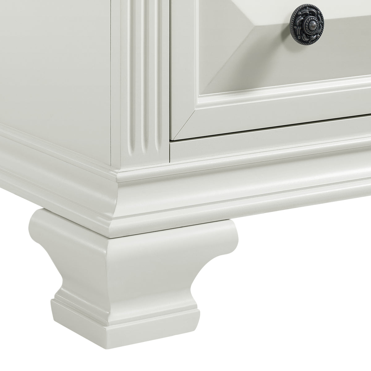 Bridgestone Dresser and Mirror Set in Antique White
