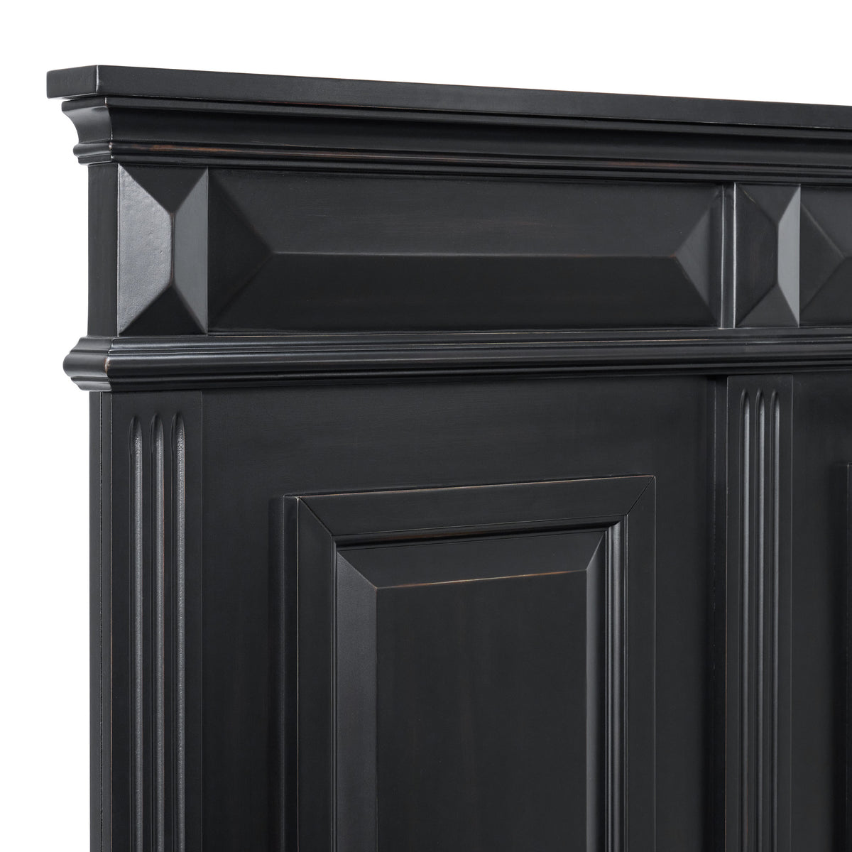 Bridgestone King 5PC Bedroom Set with 2 Nightstands, Dresser & Chest in Black