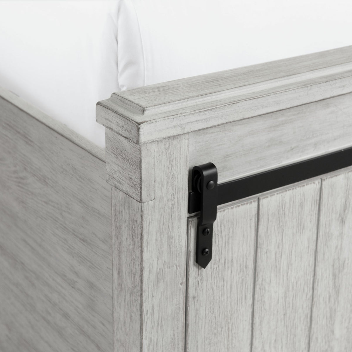 Scott King Platform Storage 3PC Bedroom Set with 2 Nightstands