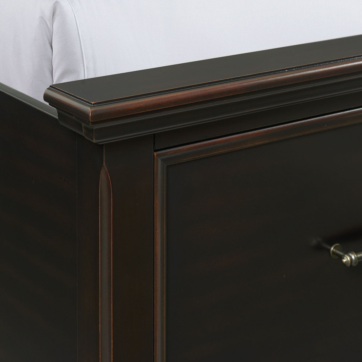 Slater Queen Platform Storage 4PC Bedroom Set with 2 Nightstands & Chest