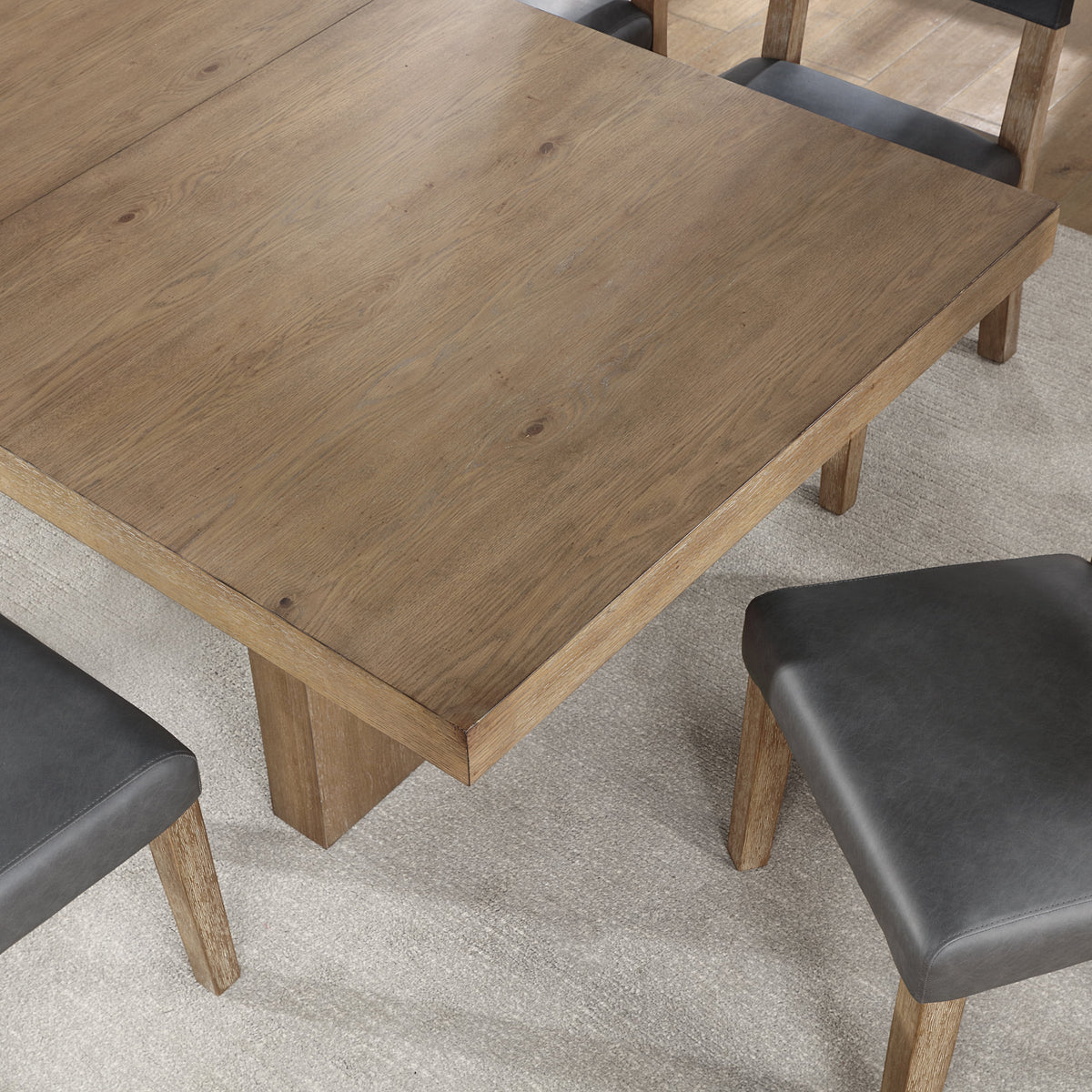 Aubrey Brown 7pc w/ Uph Chair