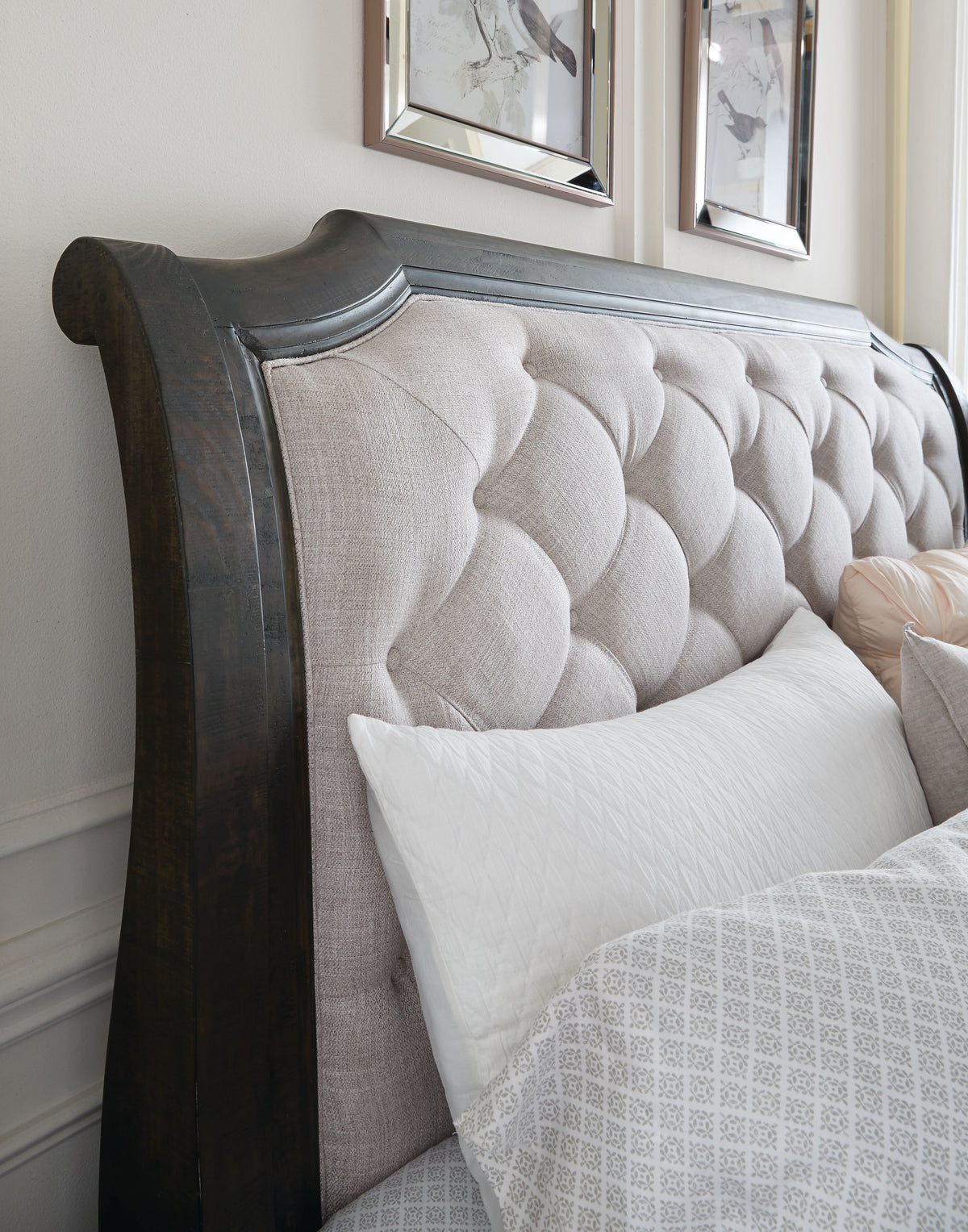 Magnussen Home Bellamy Peppercorn Queen Sleigh Bed