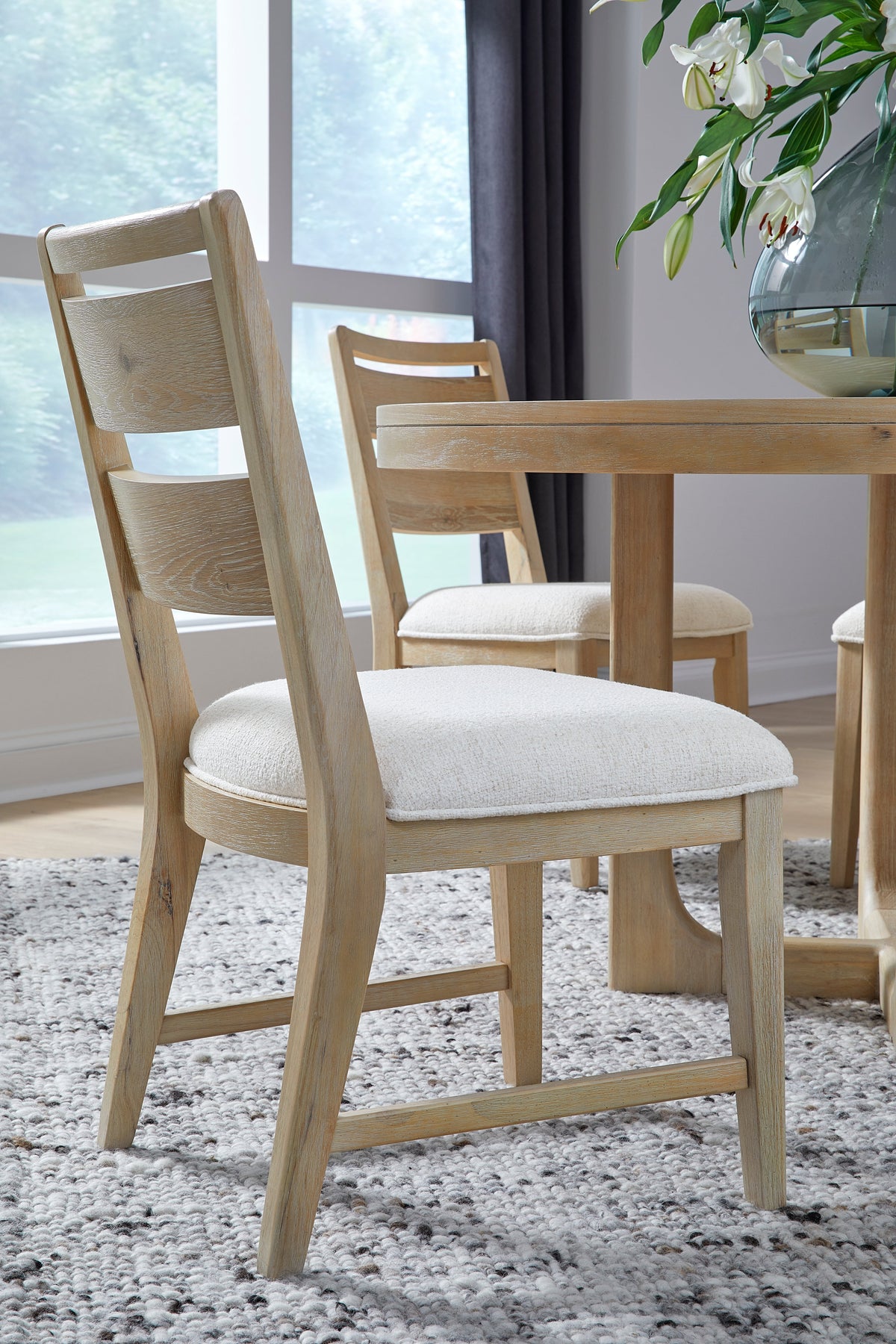 Magnussen Home Somerset Butternut Extendable Trestle Dining Table With 6 Side Chairs